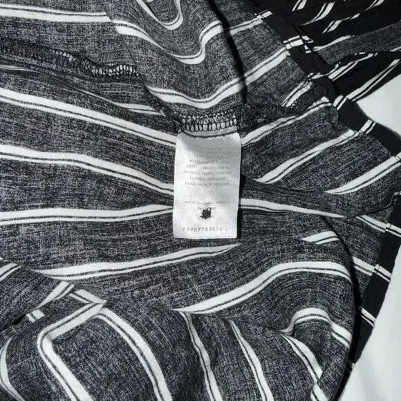 Black and White Striped Sleeveless Dress - Picture 5 of 5